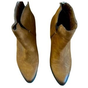 Steve Madden booties with back zipper